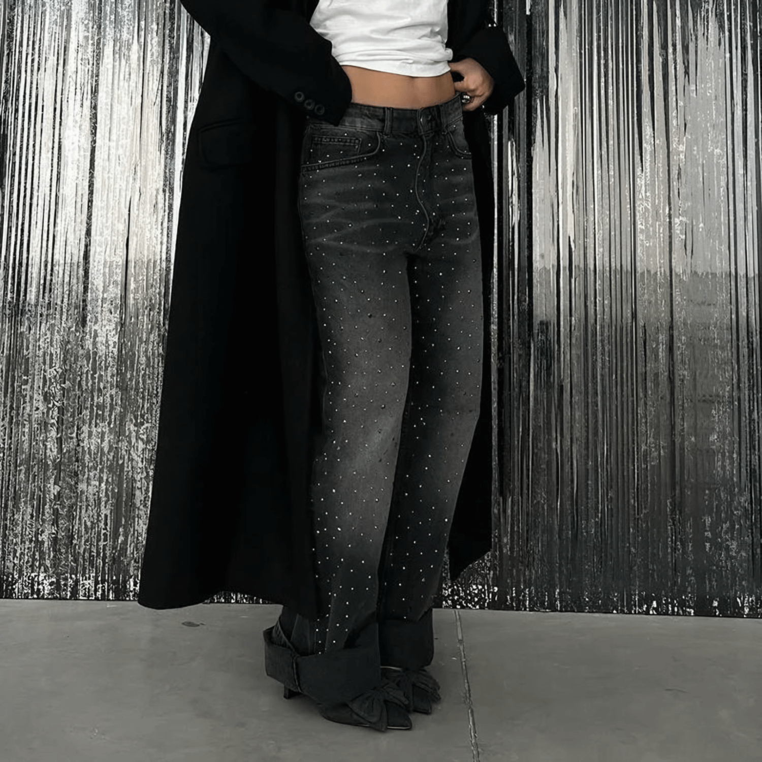 Veslyn – Distressed wash – Rhinestone jeans-Apparel & Accessories > Clothing > Pants > Embellished Pants-Cíelo Fióra Atelier